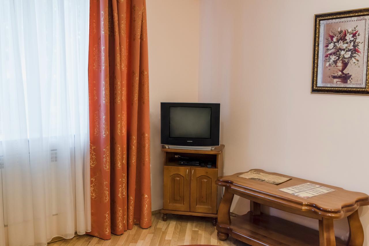 Motel Okolytsya Riwne Exterior foto